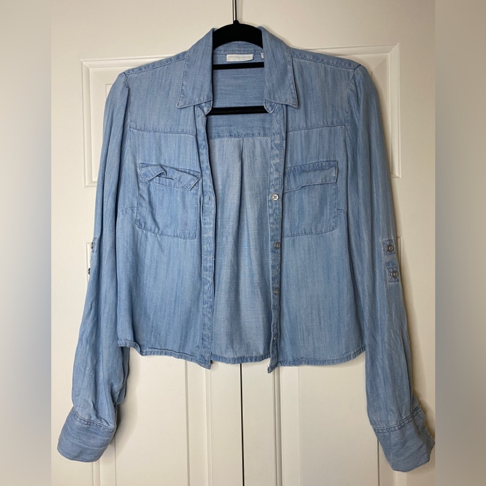 New York & Company Light Blue-Jean Long Sleeve Lightweight Cropped button up
